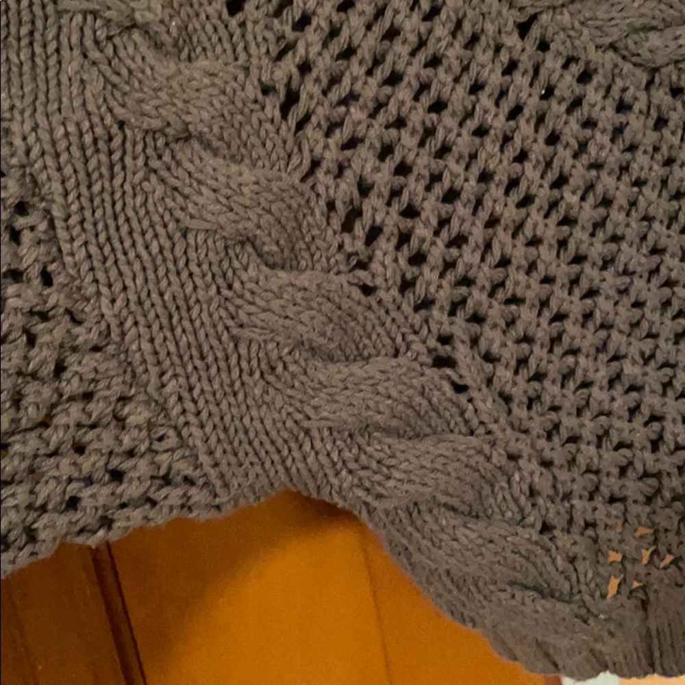 Express Cropped Sweater - Picture 3 of 4